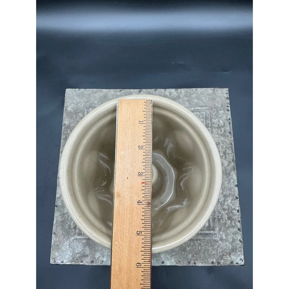 Vintage Fluted Stoneware Bundt Cake Mold Tan Ceramic Baking Pan Farmhouse Decor